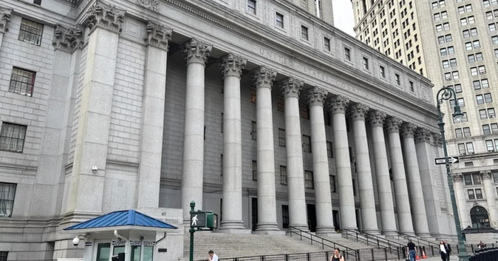 Prosecutors and defense tell different shops about the roman storm